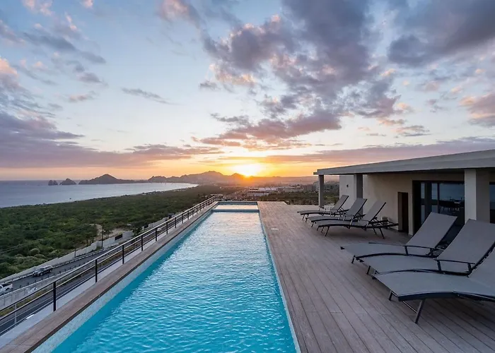 Arch View Luxury With Heated Rooftop Pool And Jacuzzi