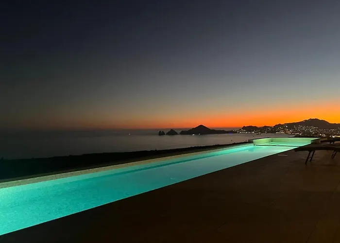 Arch View Luxury With Heated Rooftop Pool And Jacuzzi